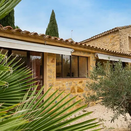 Chateau Les Sacristains 3* Montagnac (Herault)