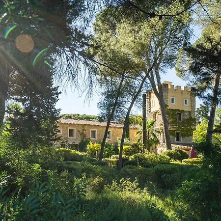 Chateau Les Sacristains Aparthotel 3*