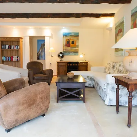 Chateau Les Sacristains 3*