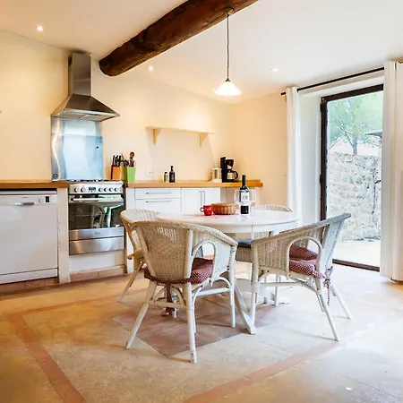 Chateau Les Sacristains Aparthotel Montagnac (Herault)