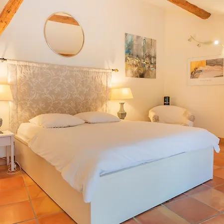 Chateau Les Sacristains 3* Montagnac (Herault)