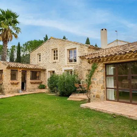 Chateau Les Sacristains 3* Montagnac (Herault)