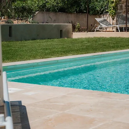 Chateau Les Sacristains 3*