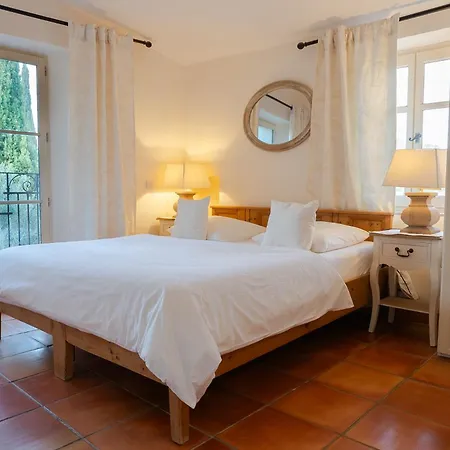 Chateau Les Sacristains 3* Montagnac (Herault)