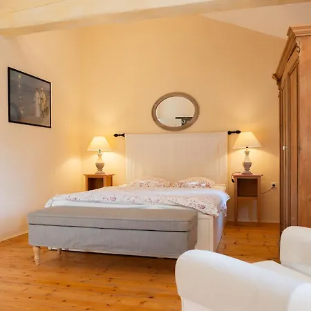 Chateau Les Sacristains 3* Montagnac (Herault)