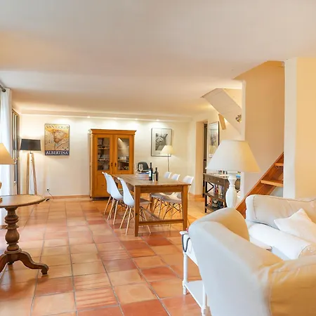 Aparthotel Chateau Les Sacristains 3*