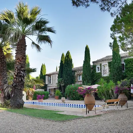 Chateau Les Sacristains Aparthotel