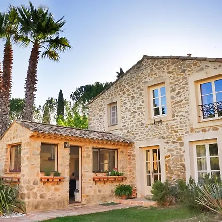 Chateau Les Sacristains Aparthotel 3*