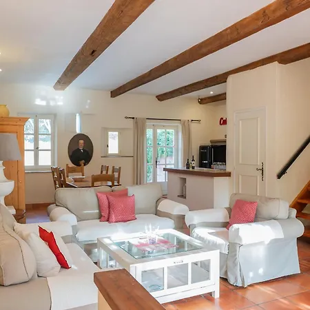 Chateau Les Sacristains Aparthotel 3*