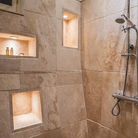 Aparthotel Chateau Les Sacristains 3*