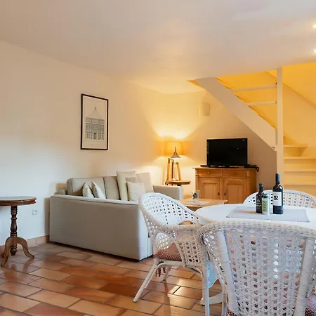 Chateau Les Sacristains 3* Montagnac (Herault)