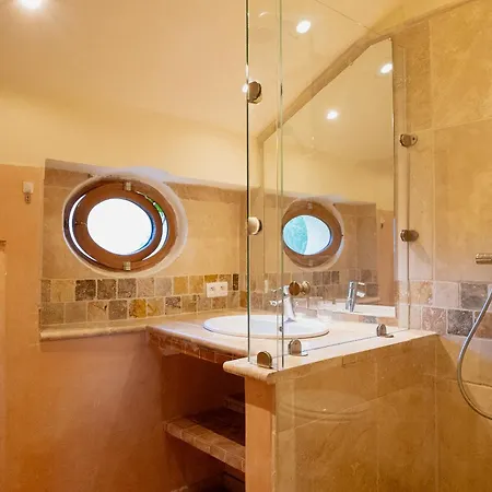 Aparthotel Chateau Les Sacristains Montagnac (Herault)
