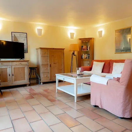 Aparthotel Chateau Les Sacristains 3*