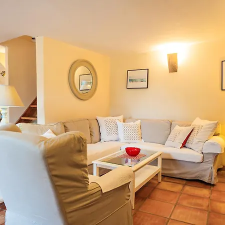 Aparthotel Chateau Les Sacristains 3*